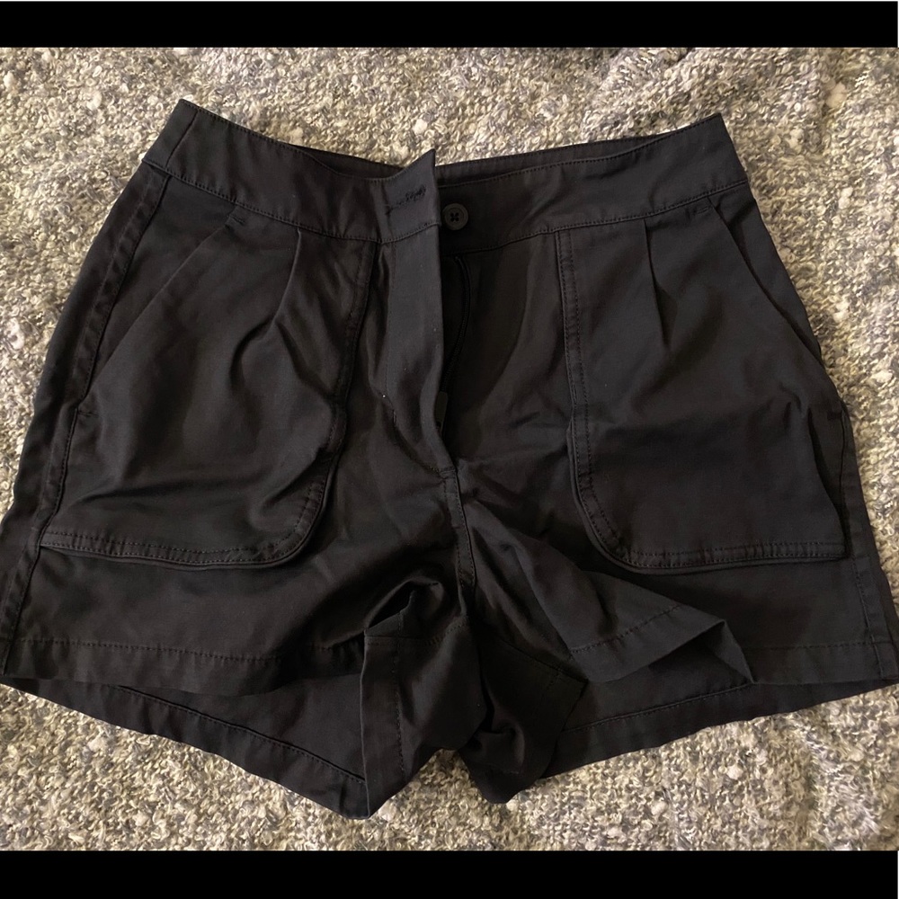 Black lululemon shorts🍭